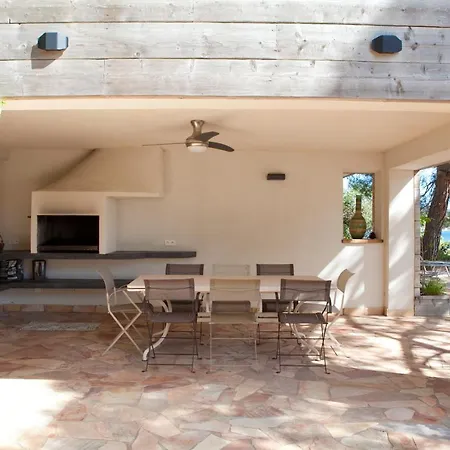 Beautiful On The Beach, Direct Access To Fine Sandy Beach And Turquoise Water Lecci