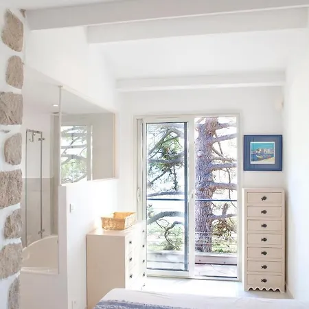 Beautiful On The Beach, Direct Access To Fine Sandy Beach And Turquoise Water Lecci