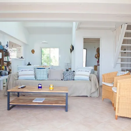 Beautiful On The Beach, Direct Access To Fine Sandy Beach And Turquoise Water Vila *