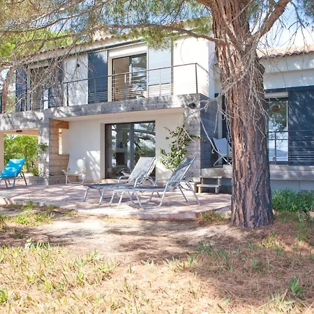 Beautiful On The Beach, Direct Access To Fine Sandy Beach And Turquoise Water Vila *